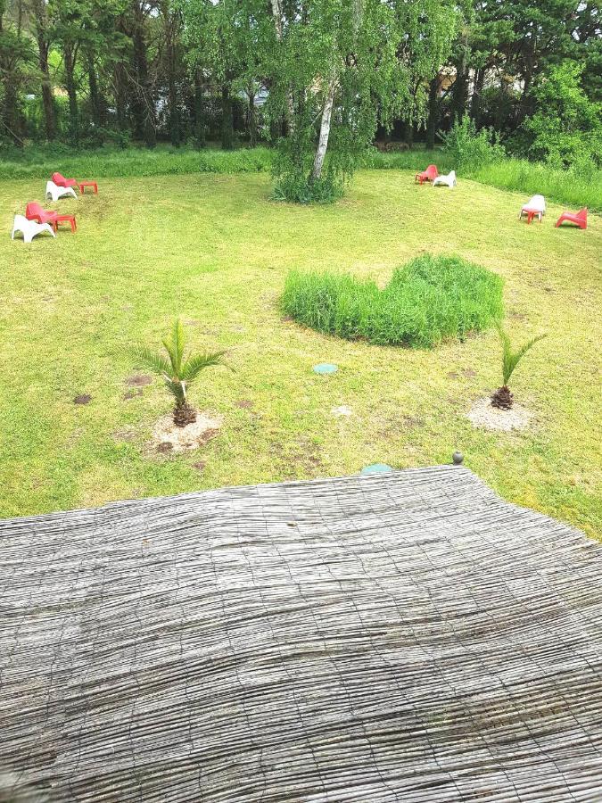 09 - Joli Studio Avec 2 Lits, Logement Tout Equipe Pour 1, 2 Ou 3 Personnes Maximum, Vue Sur Parc Arbore, Parking Privatif Gratuit, Grand Fourgon Possible, Tout Le Linge De Maison Est Fourni Razac-sur-lʼIsle Buitenkant foto