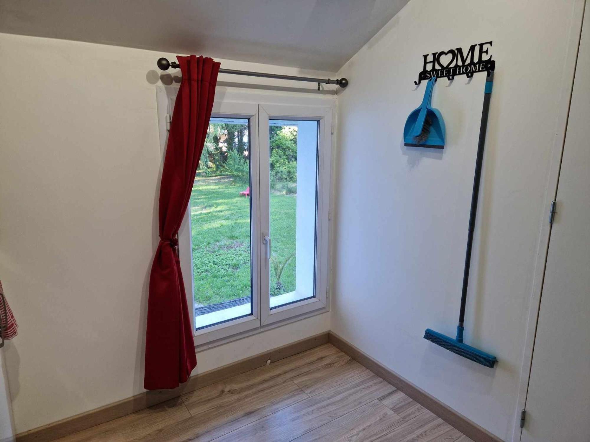 09 - Joli Studio Avec 2 Lits, Logement Tout Equipe Pour 1, 2 Ou 3 Personnes Maximum, Vue Sur Parc Arbore, Parking Privatif Gratuit, Grand Fourgon Possible, Tout Le Linge De Maison Est Fourni Razac-sur-lʼIsle Buitenkant foto