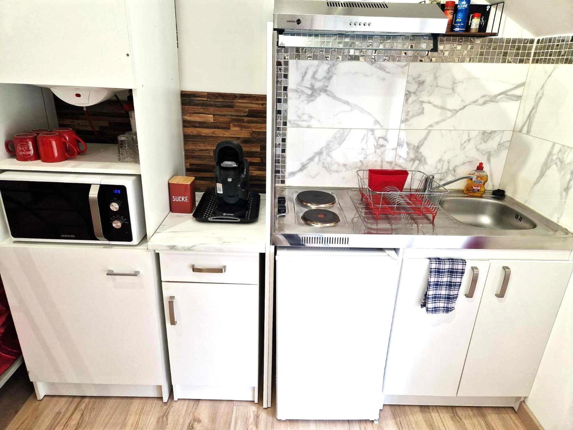 09 - Joli Studio Avec 2 Lits, Logement Tout Equipe Pour 1, 2 Ou 3 Personnes Maximum, Vue Sur Parc Arbore, Parking Privatif Gratuit, Grand Fourgon Possible, Tout Le Linge De Maison Est Fourni Razac-sur-lʼIsle Buitenkant foto