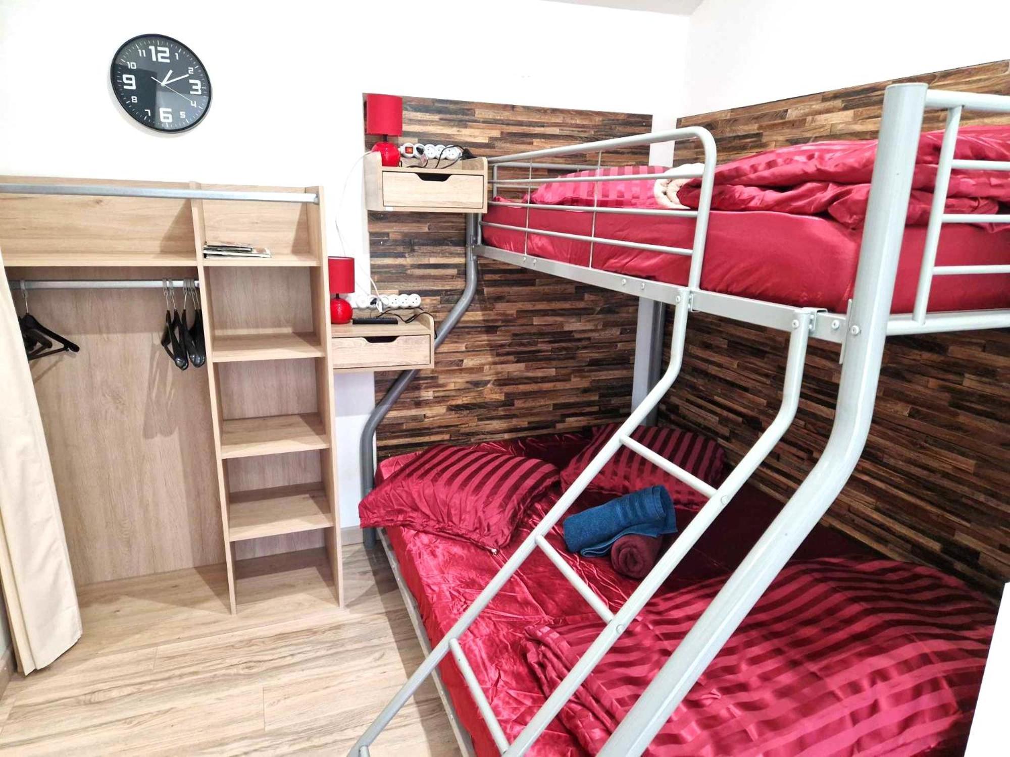 09 - Joli Studio Avec 2 Lits, Logement Tout Equipe Pour 1, 2 Ou 3 Personnes Maximum, Vue Sur Parc Arbore, Parking Privatif Gratuit, Grand Fourgon Possible, Tout Le Linge De Maison Est Fourni Razac-sur-lʼIsle Buitenkant foto