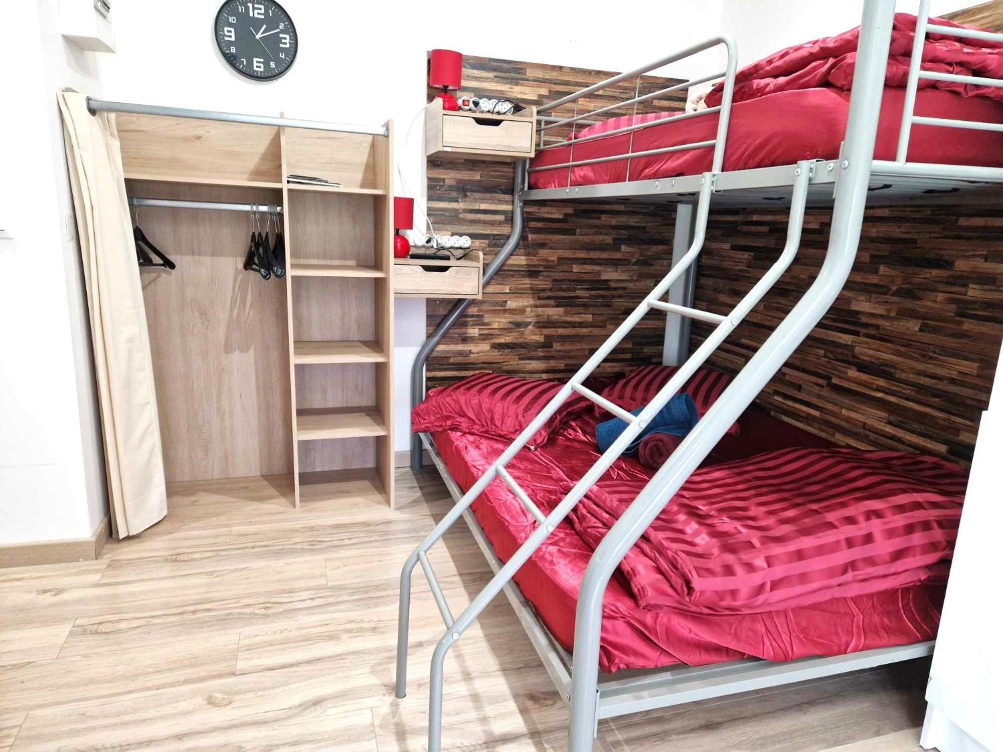 09 - Joli Studio Avec 2 Lits, Logement Tout Equipe Pour 1, 2 Ou 3 Personnes Maximum, Vue Sur Parc Arbore, Parking Privatif Gratuit, Grand Fourgon Possible, Tout Le Linge De Maison Est Fourni Razac-sur-lʼIsle Buitenkant foto