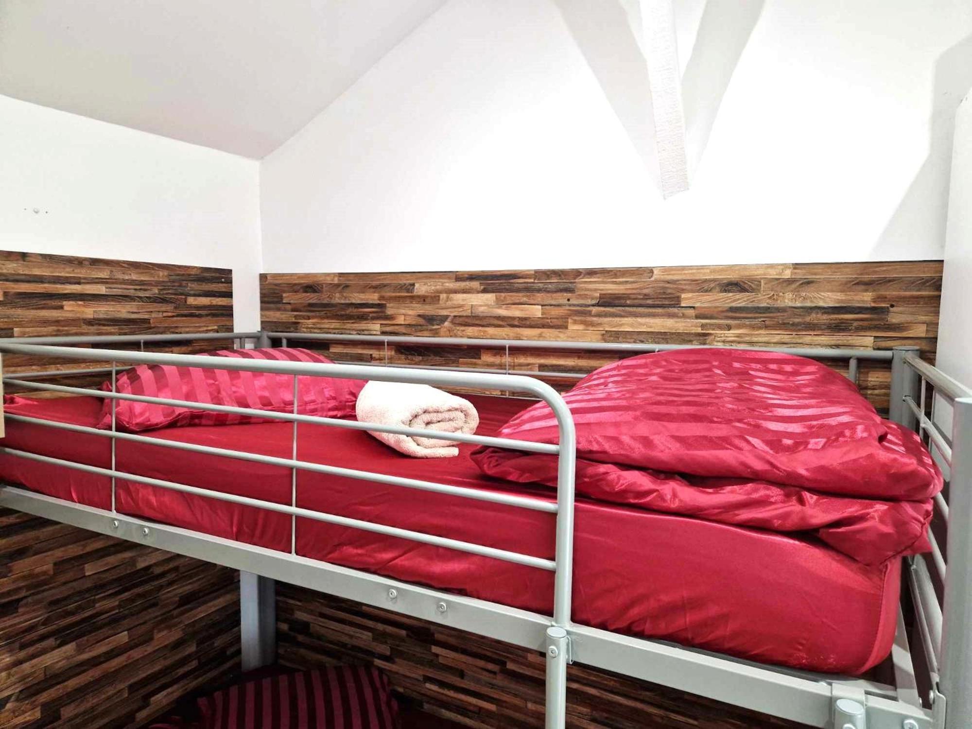 09 - Joli Studio Avec 2 Lits, Logement Tout Equipe Pour 1, 2 Ou 3 Personnes Maximum, Vue Sur Parc Arbore, Parking Privatif Gratuit, Grand Fourgon Possible, Tout Le Linge De Maison Est Fourni Razac-sur-lʼIsle Buitenkant foto